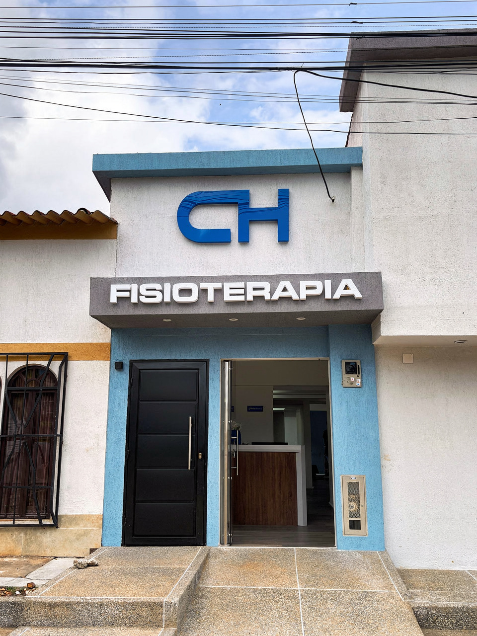 Fachada del consultorio